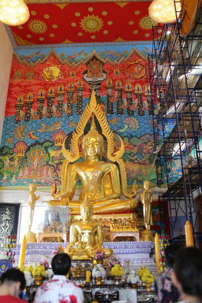 พระพุทธชินราชที่ประดิษฐานในโบสถ์สีน้ำเงิน