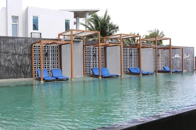 สระว่ายน้ำ