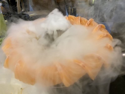 ซาชิมิ แซลมอน หม้อไฟ