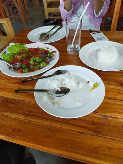 อาหาร หรือ เครื่องดื่ม