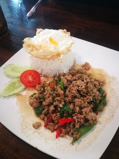 กระเพราไข่ดาว