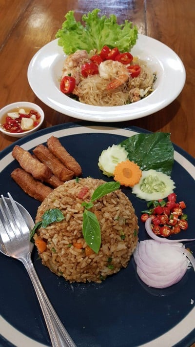 ข้าวผัดกากหมู + หมูแดดเดียว