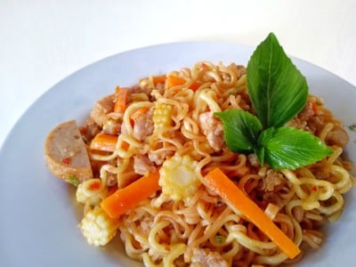 ผัดมาม่า 🥢