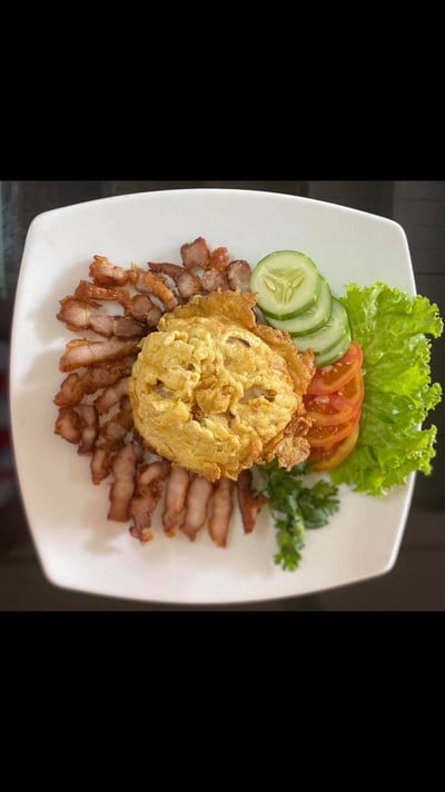 ข้าวหมูทอด + ไข่เจียว