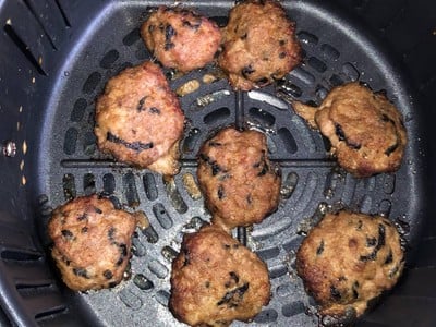 หมูบดสาหร่ายปั้นก้อน หมูบดสาหร่ายปั้นก้อน