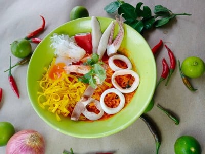 เมนูของร้าน ร้านโต๊ะเส้น หน้าเทคโน