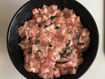 วิธีทำ หมูบดสาหร่ายปั้นก้อน วิธีทำ หมูบดสาหร่ายปั้นก้อน