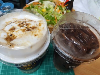 อาหาร หรือ เครื่องดื่ม