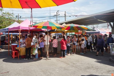 ไก่ทอดเจ๊ภัทร บิ๊กซีเเวทคหะพระราม2ตลาดกรีนเวลท