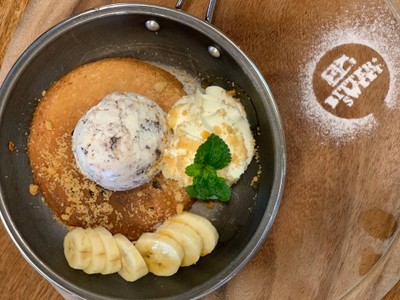 Soft Cookie with Homemade Ice Cream