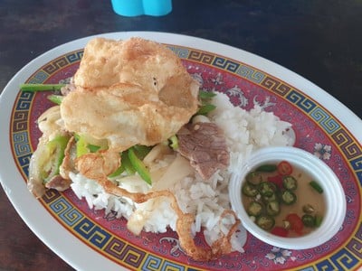 หมูผัดพริกอ่อนราดข้าว