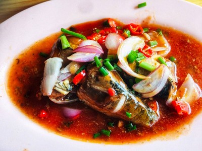 ยำปลากระป๋อง