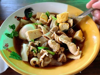ก๋วยจั๊บน้ำข้น ทุกอย่าง พิเศษ