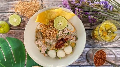 แม่คิ้ม ก๋วยเตี๋ยวต้มยำ โบราณ