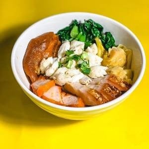 บะหมี่สามเหลือง by จันทร์สอน บะหมี่สามเหลือง by จันทร์สอน