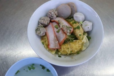 เมนูของร้าน ข้าวต้มปลาชลบุรี