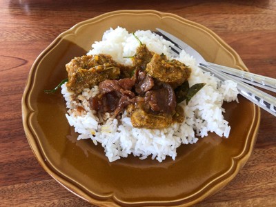 ผัดเผ็ดซี่โครงหมู+หมูหวาน