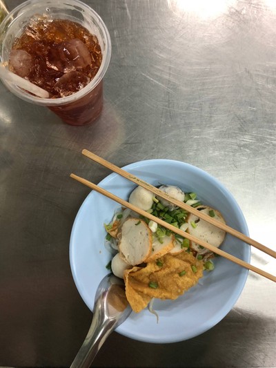 เล็กแห้ง