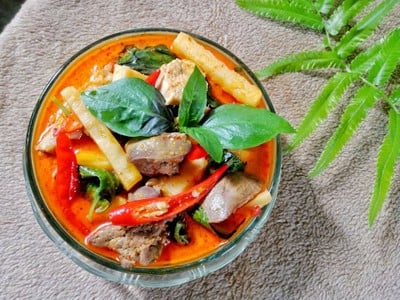 แกงไก่ยอดมะพร้าวอ่อน แกงไก่ยอดมะพร้าวอ่อน