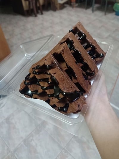 Cocoa Waffle With Chocolate Sauce