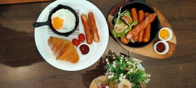 เมนูของร้าน Raya Restaurant & wine bistro / Raya Coffee