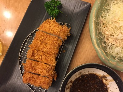 ชุดทงคัทสึสันใน (กลาง)