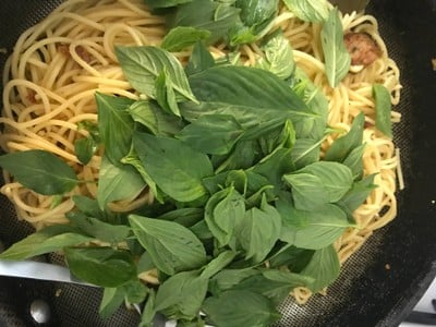 วิธีทำ สปาเกตตี้ผัดไส้อั่ว 