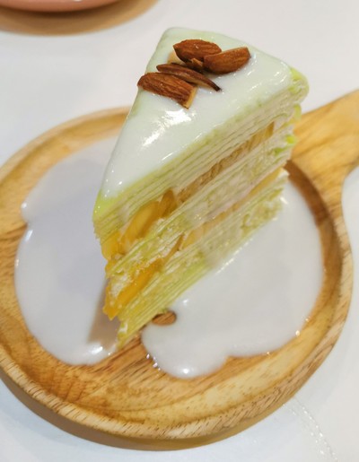 เครปข้าวเหนียวมะม่วง