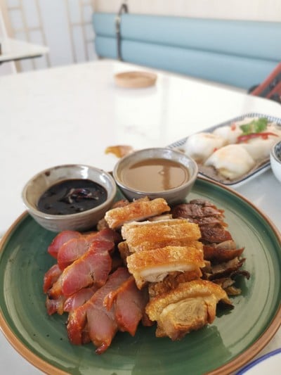 อาหาร หรือ เครื่องดื่ม