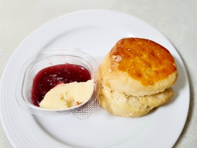 Plain scone (Clotted cream and strawberry jam)