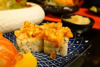 Salmon Volcano Roll