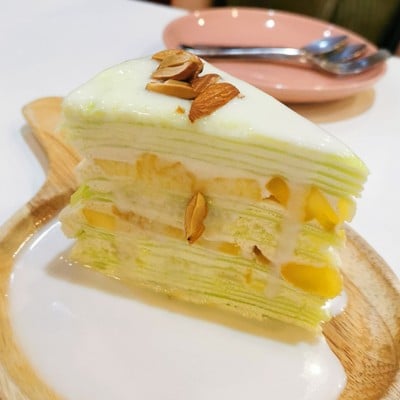 เครปข้าวเหนียวมะม่วง