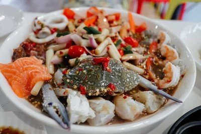 อาหาร หรือ เครื่องดื่ม