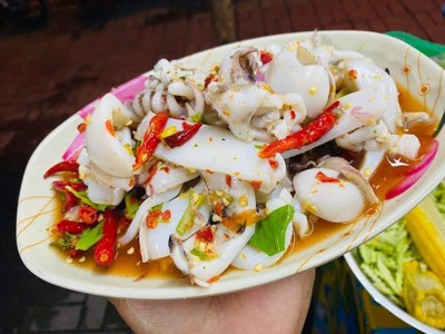 ยำปลาหมึก