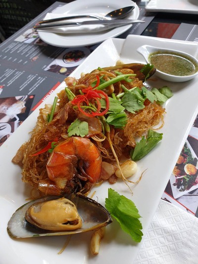 อาหาร หรือ เครื่องดื่ม