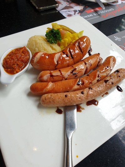 อาหาร หรือ เครื่องดื่ม