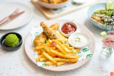 Nature's Charm Vegan Cafe สุขุมวิท 51