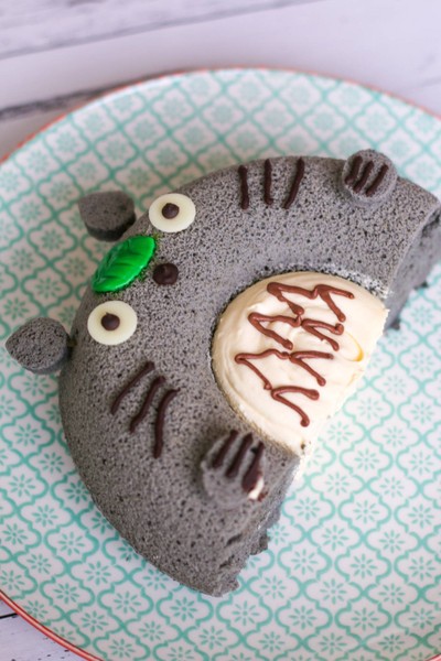 🐰Totoro Charcoal Chiffon Cake