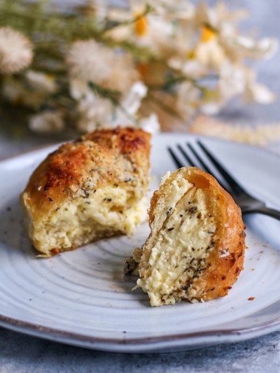 🧀Cream Cheese Garlic Bread