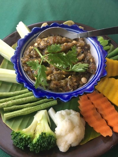 น้ำพริกหนุ่ม+ผักนึ่ง,ผักสด