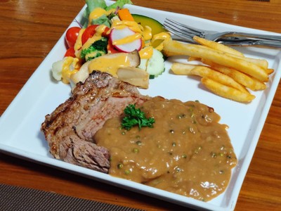 สเต็กเนื้อพริกไทยดำ