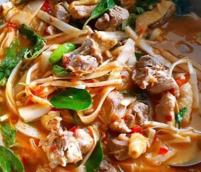 แกงไก่หน่อไม้ส้ม