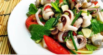 ยำปลาหมึก