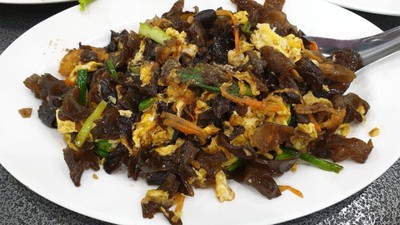 เห็ดหูหนูผัดไข่