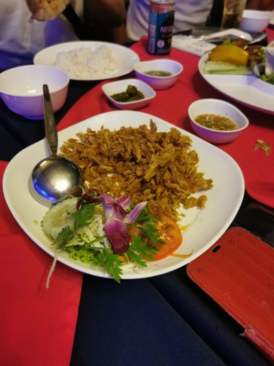 อาหาร หรือ เครื่องดื่ม