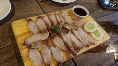 คอหมูย่างจิ้มแจ่ว