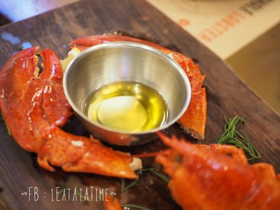 Steamed Lobster ( 1kg.) + Free Salad