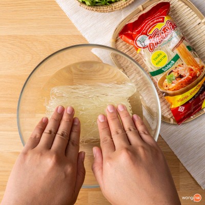 วิธีทำ วุ้นเส้นผัดดอกขจรกุ้ง วิธีทำ วุ้นเส้นผัดดอกขจรกุ้ง