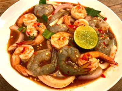 ยำกุ้งสองรัก