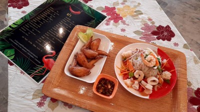 ชุดแซ่บ(ยำวุ้นเส้น+ปีกไก่ทอด)